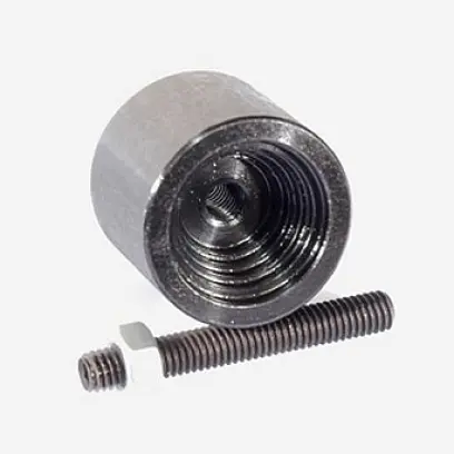 Ocelový držák brokových nábojnic s univerzálním vnějším zaválcováním a vnitřními kroužky, vhodný pro ráže od 12 do 36/.410. Se závitem M6, dodáváno včetně šroubu a zajišťovací matice.